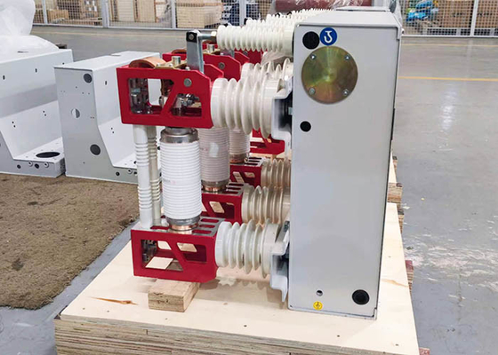 ZN28G - 12 tensione nominale trifase di CA 50HZ 12KV dell'interruttore dell'interno di vuoto