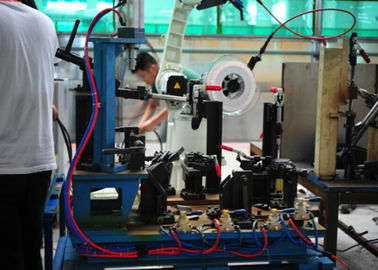 i sistemi robot della saldatura di 350A 500A per metallo presiedono le gambe dello scrittorio 6,5&quot; schermo di colore LED