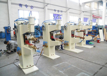 CC pneumatica 300-800kg 50Hz 60HZ dell'invertitore della saldatrice di resistenza del punto