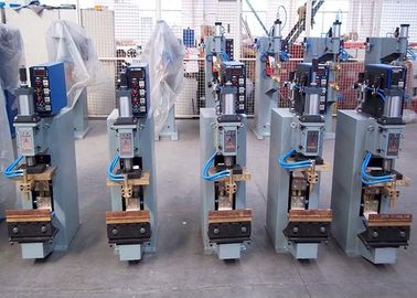 Macchina pneumatica 25~150KVA della saldatura continua di serie speciale di DN con giù l'elettrodo mobile