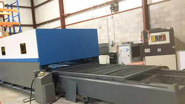Piatto acido d'acciaio del lavaggio della tagliatrice del laser di CNC della copertura vicina 380V 50Hz/60Hz
